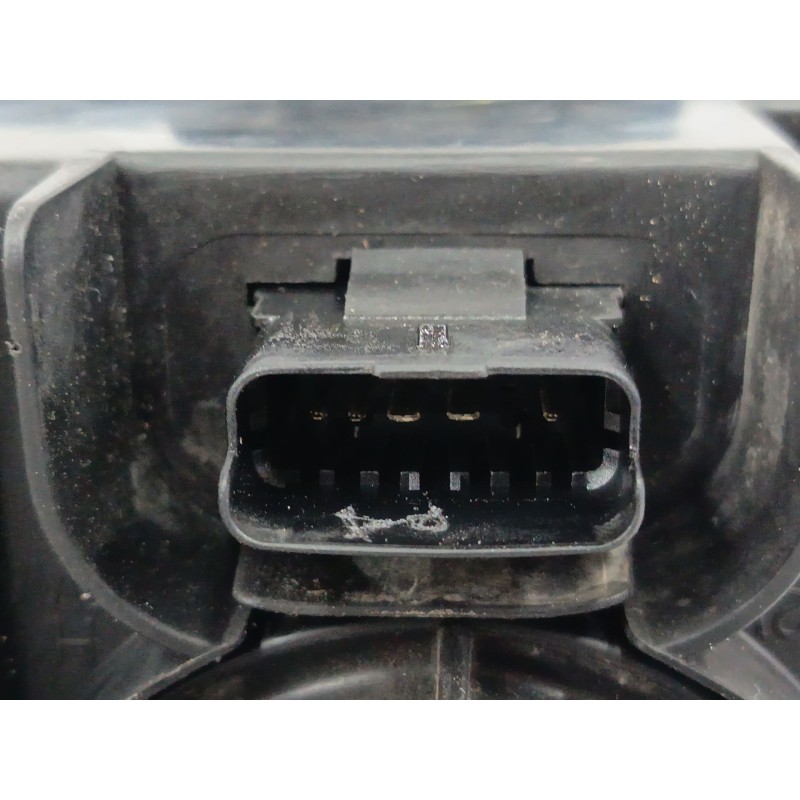 FARO DERECHO SOPORTE REPARADO