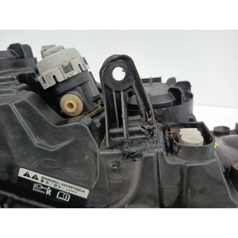 FARO DERECHO SOPORTE REPARADO