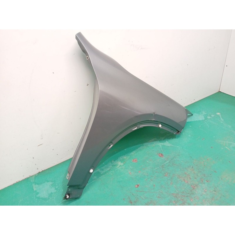 ALETA DELANTERA DERECHA