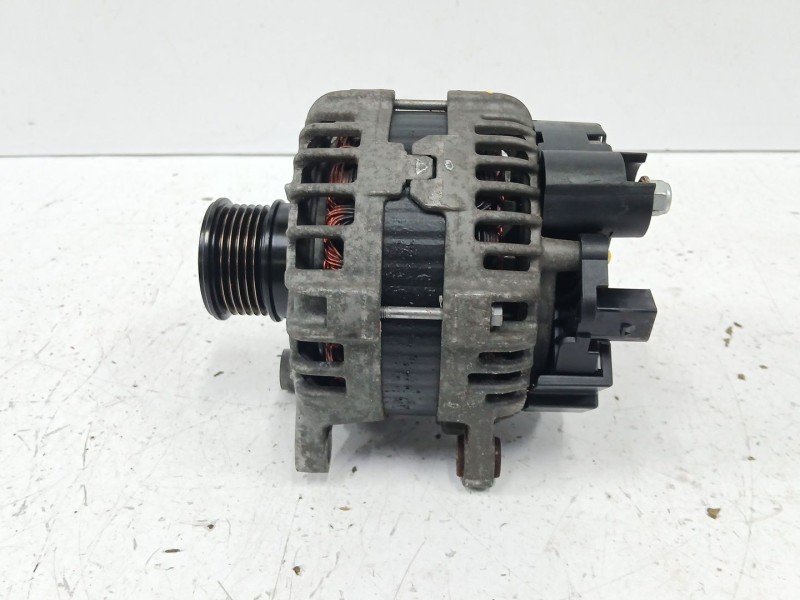 Recambio de alternador para mercedes-benz clase c coupé (c205) c 180 (205.340) referencia OEM IAM A0009060922  0125711100