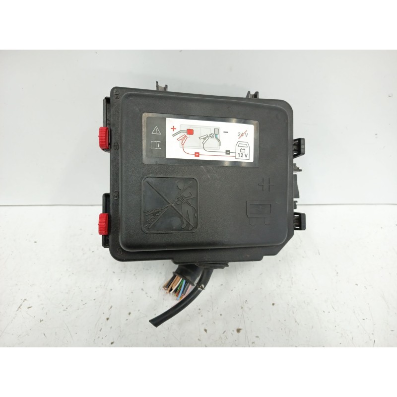 Recambio de caja reles / fusibles para opel corsa f (p2jo) 1.2 (68) referencia OEM IAM 9824510780 9826717980 