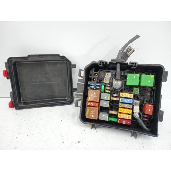 Recambio de caja reles / fusibles para opel corsa f (p2jo) 1.2 (68) referencia OEM IAM 9824510780 9826717980 