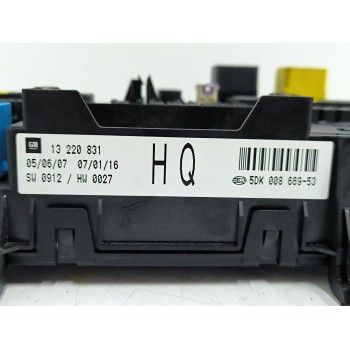 Recambio de caja reles / fusibles para opel astra twin top (2006 - 2012) 1.6 16v referencia OEM IAM 13220831  