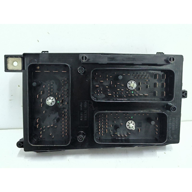 CAJA RELES / FUSIBLES 5DK00866814