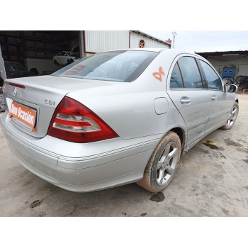 mercedes-benz clase c (w203) del año 2004