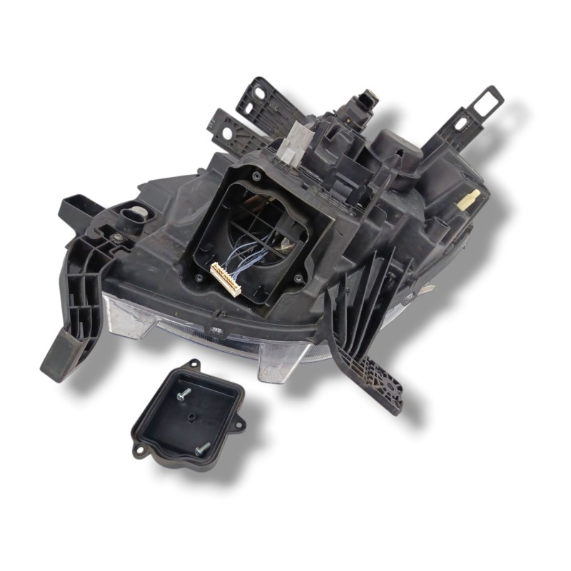 FARO DERECHO SIN MODULO LED A4539065001