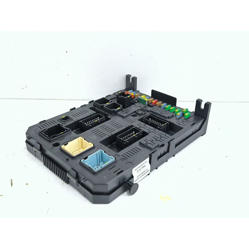 CAJA RELES / FUSIBLES 281208364