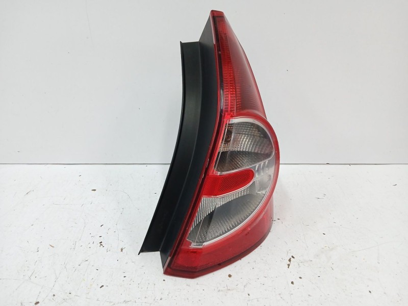 Recambio de piloto trasero derecho para dacia sandero 1.4 (bs0c, bs0a, bs0g, bs1f, bs0e) referencia OEM IAM 8200734824  