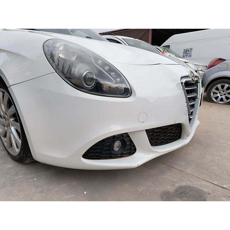 PARAGOLPES DELANTERO