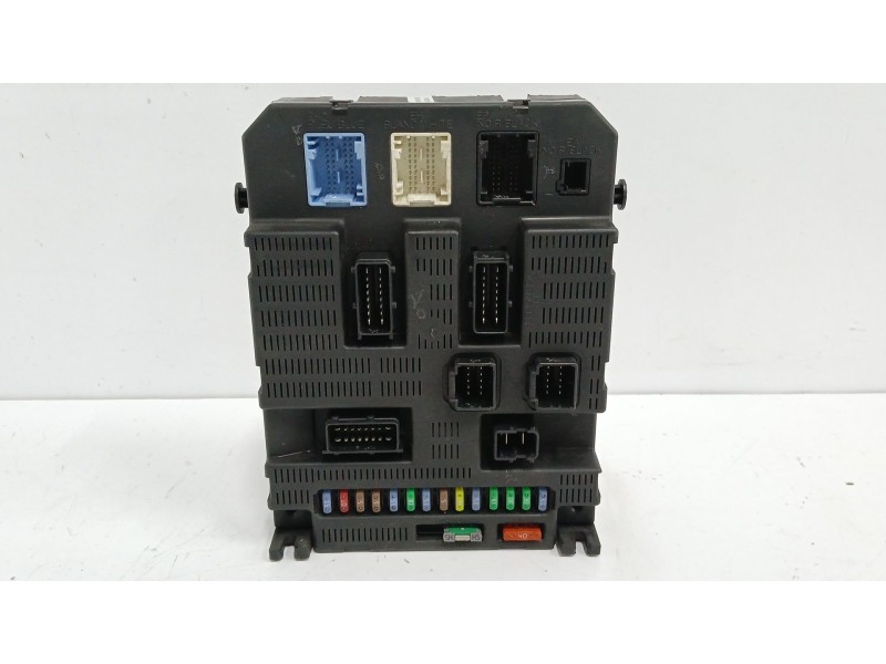 Recambio de caja reles / fusibles para citroën c3 1.6 16v hdi referencia OEM IAM 9659285480  