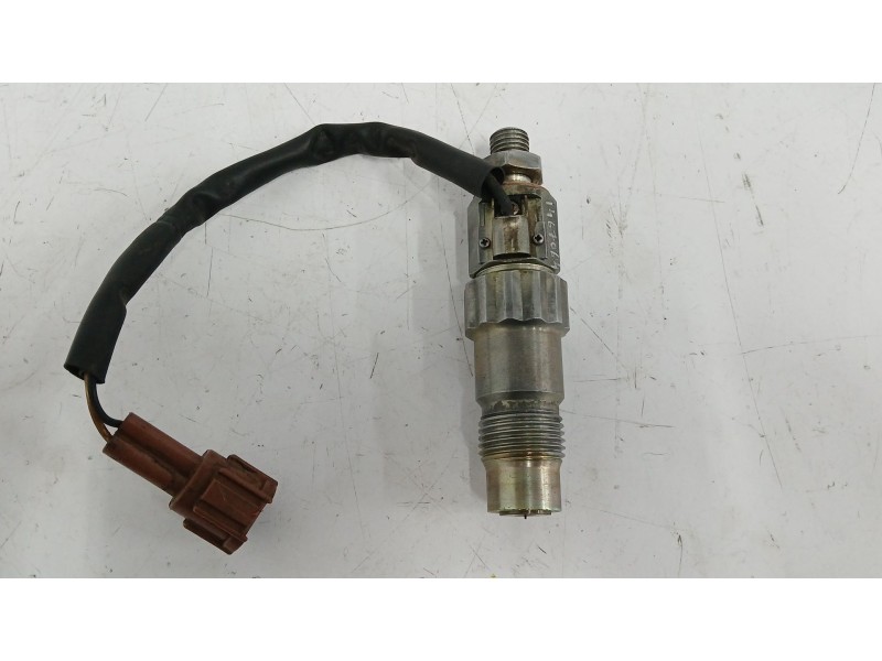 Recambio de inyector para nissan almera (n15) 2.0 diesel referencia OEM IAM 166005C900  A1032