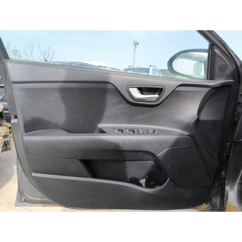 KIA STONIC (YB) 2019