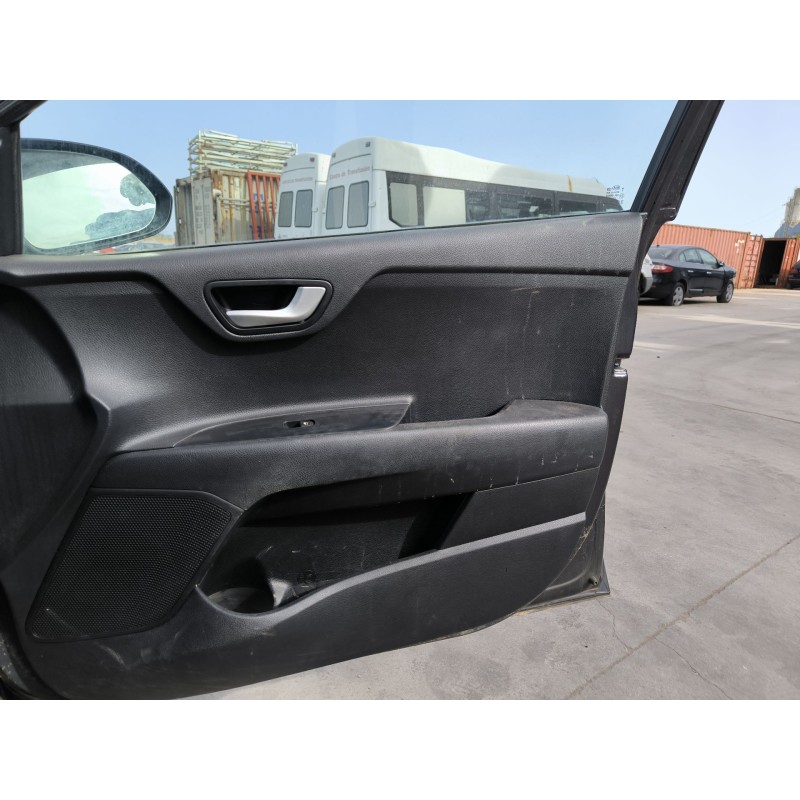 KIA STONIC (YB) 2019