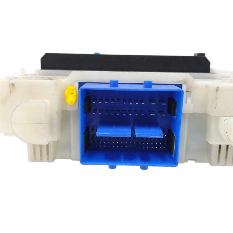 CAJA RELES / FUSIBLES