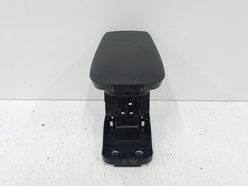 Recambio de apoyabrazos central para volvo v40 hatchback (525) d2 referencia OEM IAM 08632771  
