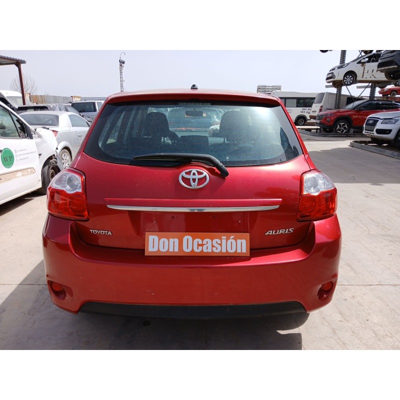 TOYOTA AURIS (_E15_) 2012