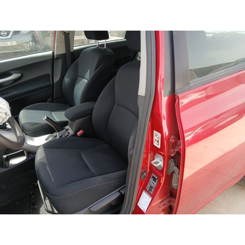 TOYOTA AURIS (_E15_) 2012