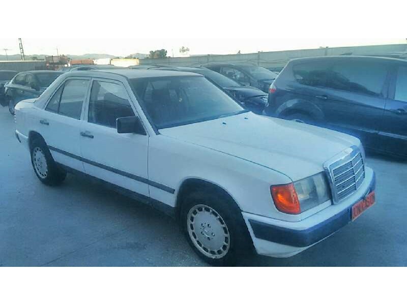MERCEDES-BENZ CLASE E (W124) BERLINA