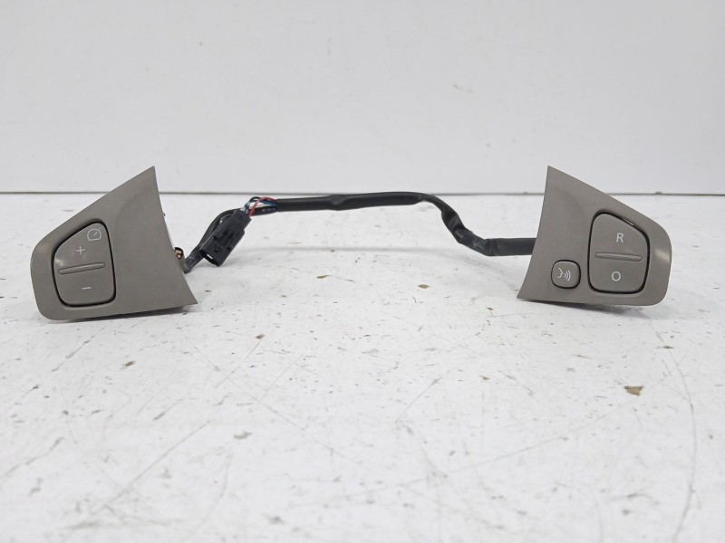 Recambio de mando volante para renault zoe (bfm_) zoe referencia OEM IAM 255509858R  