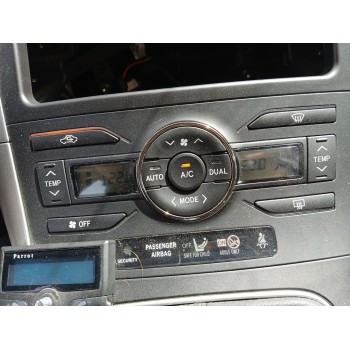 toyota auris (_e15_) del año 2012