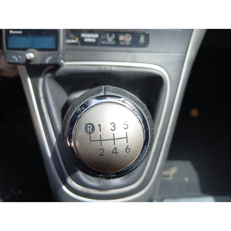 TOYOTA AURIS (_E15_) 2012