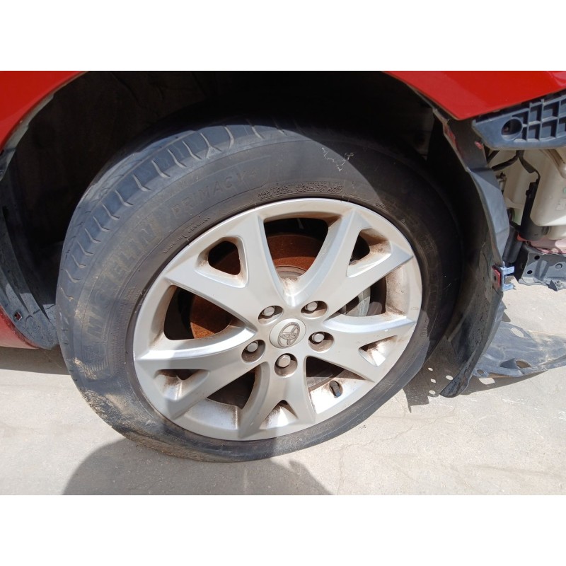 TOYOTA AURIS (_E15_) 2012