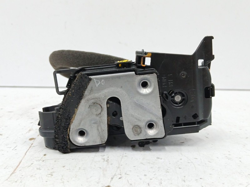 Recambio de cerradura puerta trasera derecha para renault zoe (bfm_) zoe referencia OEM IAM 825029017R  