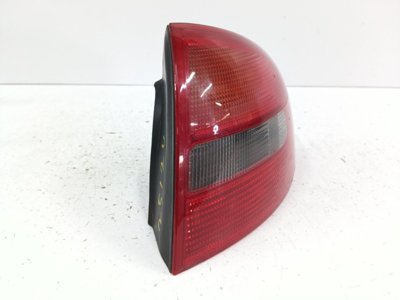 Recambio de piloto trasero derecho para audi a6 berlina (4b2) 2.8 v6 30v referencia OEM IAM 4B5945096  