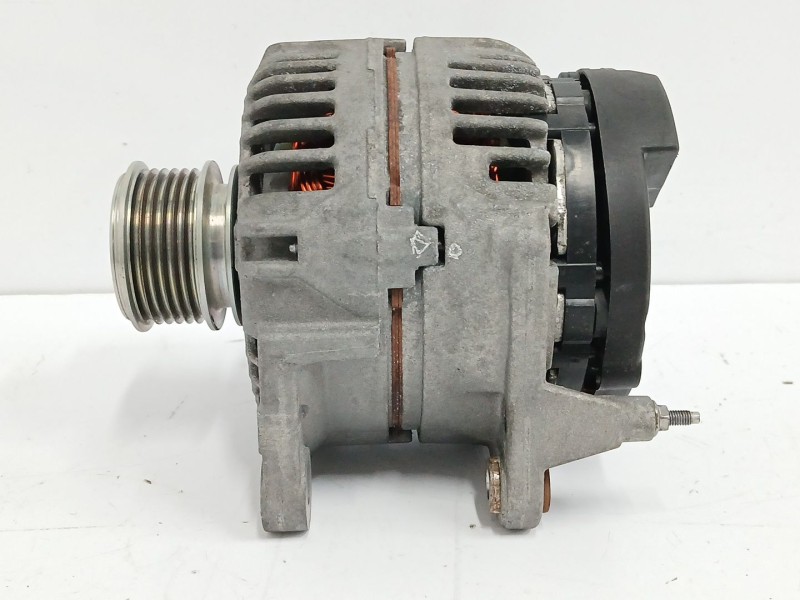 Recambio de alternador para seat ibiza (6l1) 1.9 tdi referencia OEM IAM 038903023L  