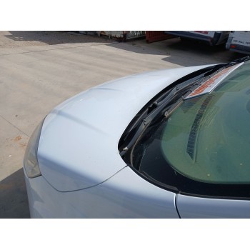 Recambio de capot para ford transit courier referencia OEM IAM 2447771  