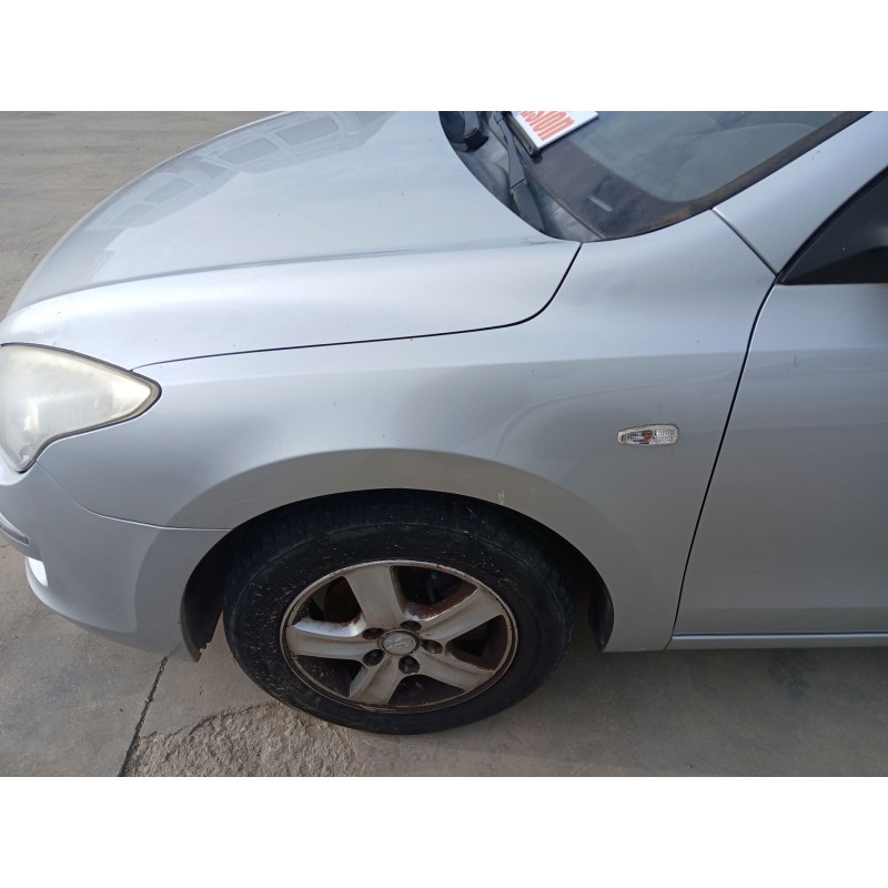 Recambio de aleta delantera izquierda para hyundai i30 station wagon (fd) 1.6 crdi referencia OEM IAM 663112L030  