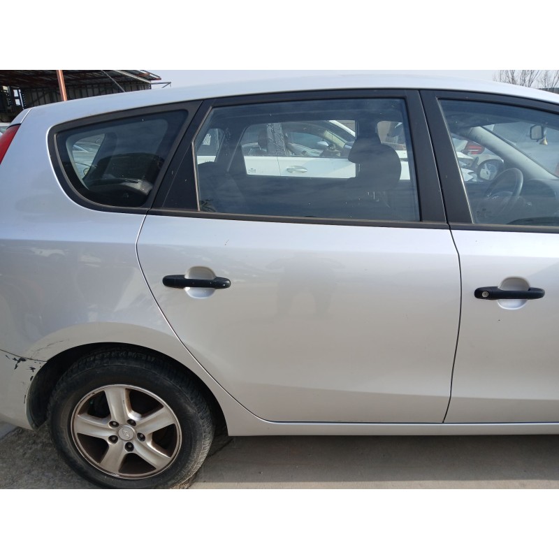 Recambio de puerta trasera derecha para hyundai i30 station wagon (fd) 1.6 crdi referencia OEM IAM 770042L210  