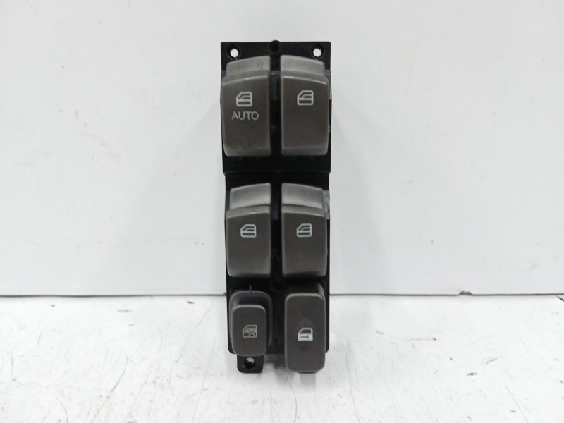Recambio de mando elevalunas delantero izquierdo para ssangyong rodius ii 2.2 xdi referencia OEM IAM 8582021000 8582121100 85820