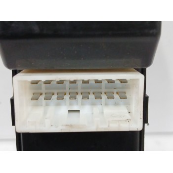 Recambio de mando elevalunas delantero izquierdo para ssangyong rodius ii 2.2 xdi referencia OEM IAM 8582021000 8582121100 85820