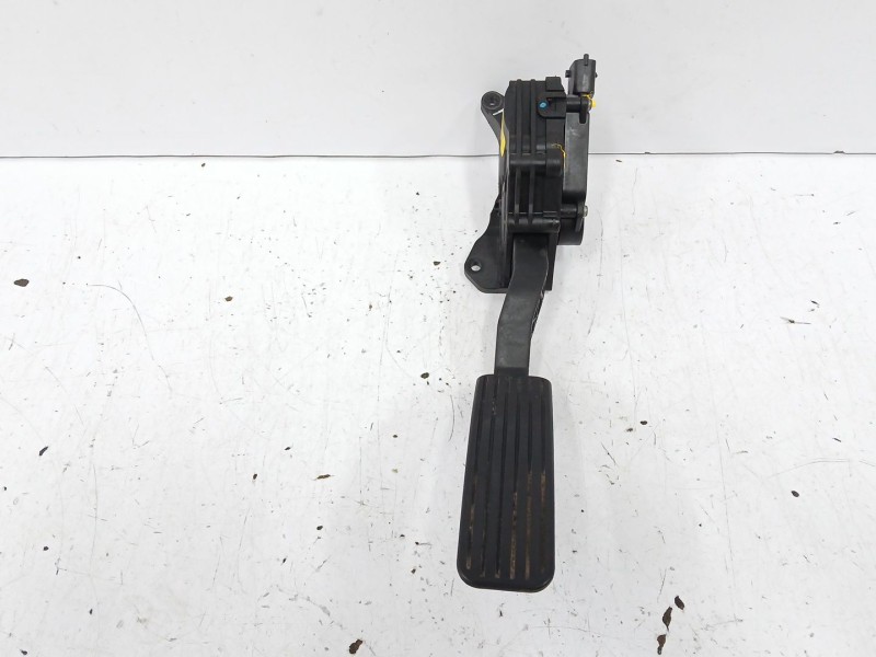 Recambio de pedal acelerador para ssangyong rodius ii 2.2 xdi referencia OEM IAM 2055008D20  