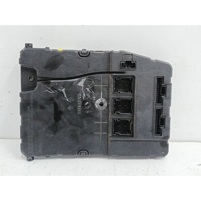 Recambio de caja reles / fusibles para renault scenic ii grand confort expression referencia OEM IAM 8200780028  