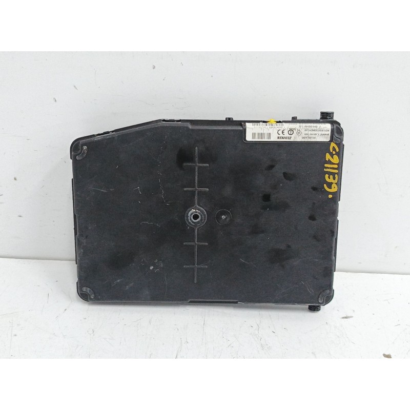 CAJA RELES / FUSIBLES