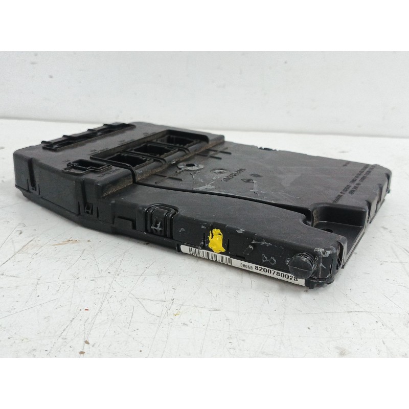 CAJA RELES / FUSIBLES