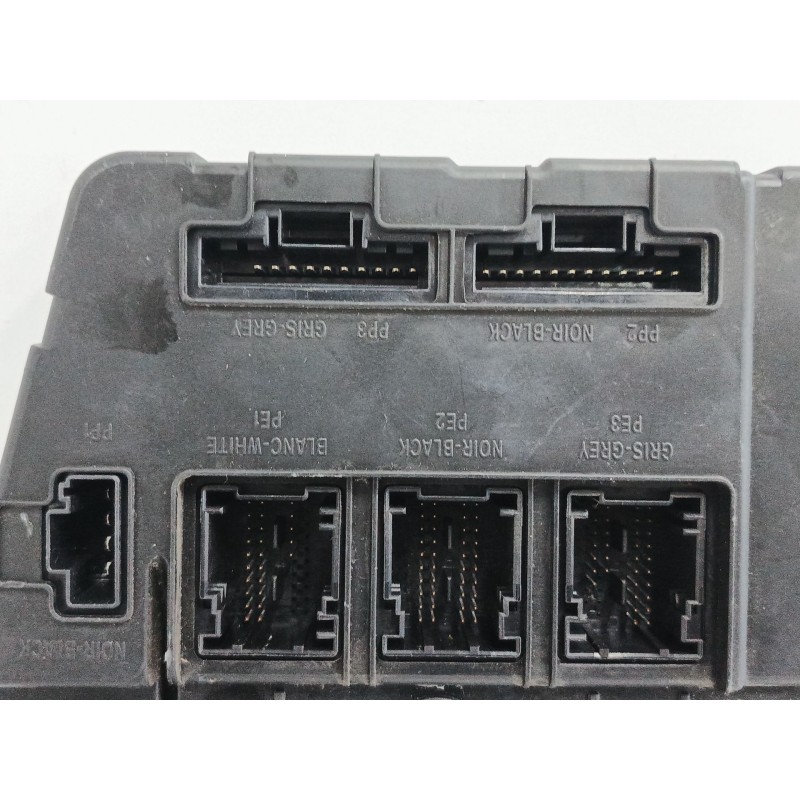 CAJA RELES / FUSIBLES