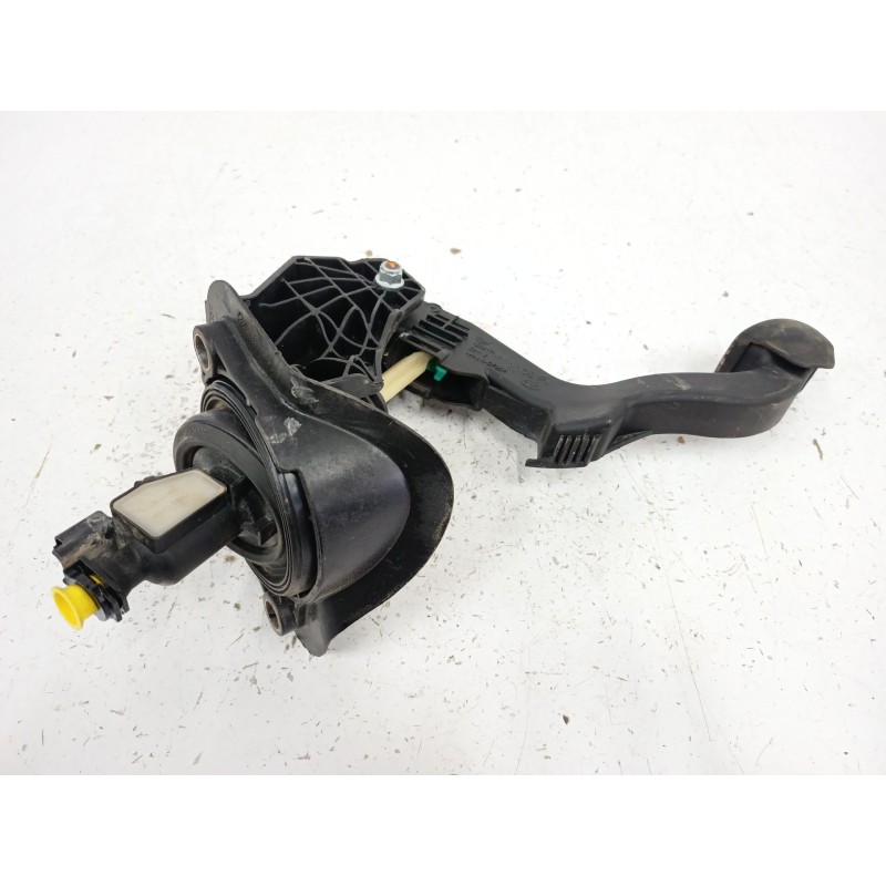 PEDAL EMBRAGUE