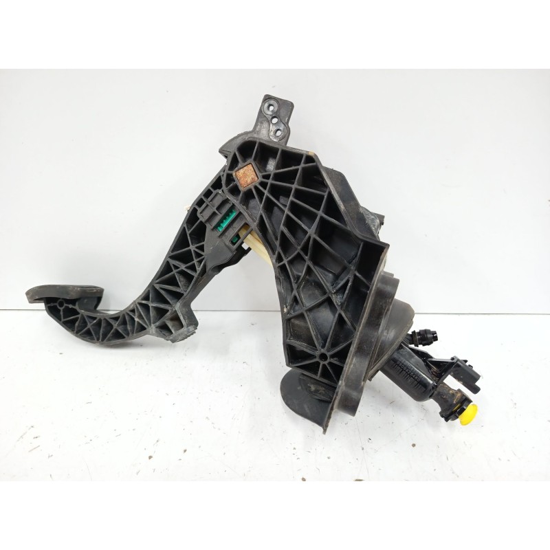 PEDAL EMBRAGUE