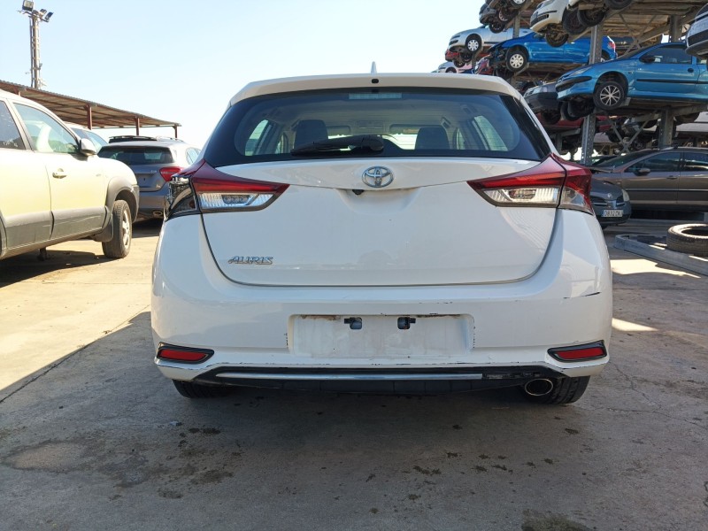 TOYOTA AURIS (_E18_)