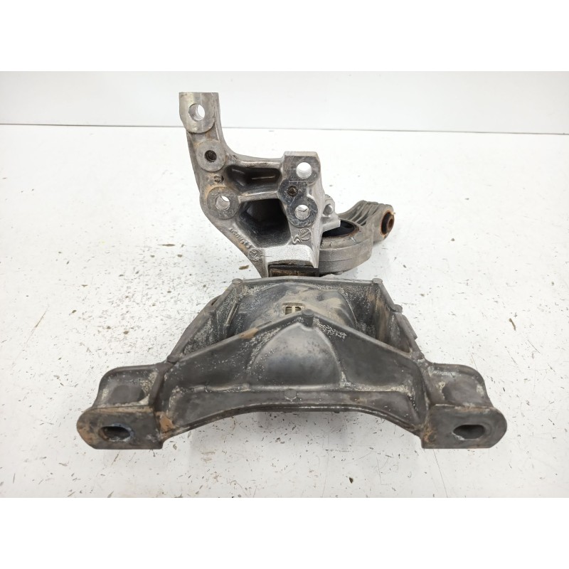 SOPORTE MOTOR DERECHO 9817223080