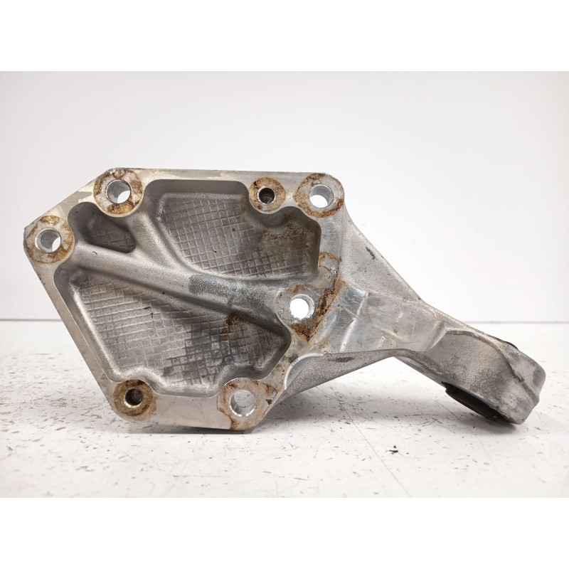 SOPORTE MOTOR TRASERO