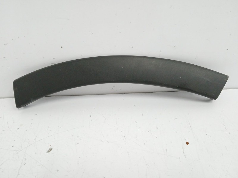 Recambio de aletin trasero derecho para ford kuga i 2.0 tdci referencia OEM IAM 8V4117B812A  