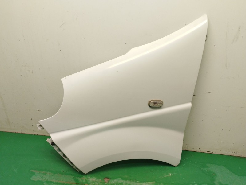 Recambio de aleta delantera izquierda para renault trafic ii autobús (jl) 2.0 dci 115 referencia OEM IAM 7782524451  