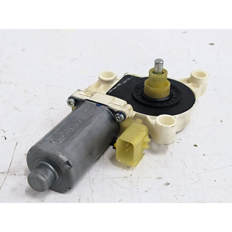 MOTOR ELEVALUNAS DELANTERO DERECHO 0130821470