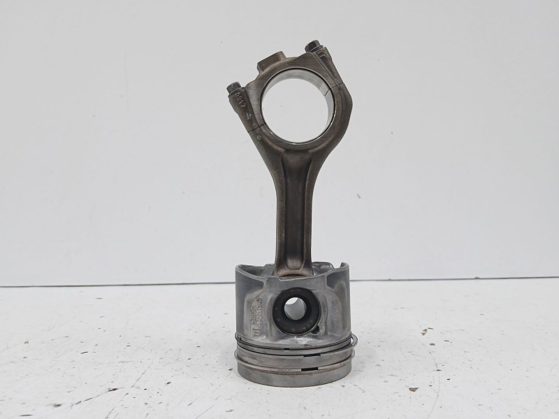 Recambio de biela para jaguar f-pace (x761) 2.0 td4 awd referencia OEM IAM 083155  