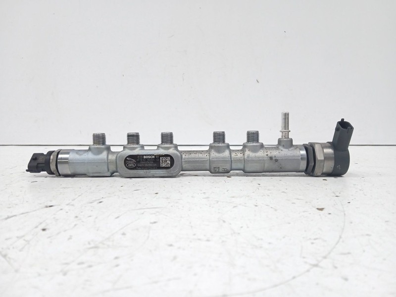 Recambio de rampa inyectora para jaguar f-pace (x761) 2.0 td4 awd referencia OEM IAM G43D9D280AA  0445214332