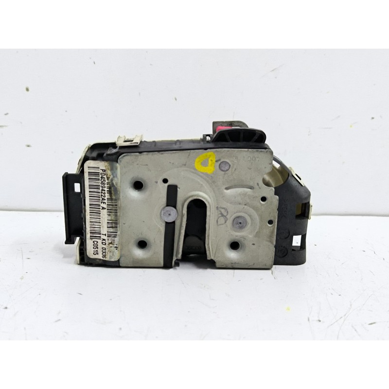 Recambio de cerradura puerta delantera derecha para chrysler grand voyager v (rt) 2.8 crd referencia OEM IAM P04589422AE  